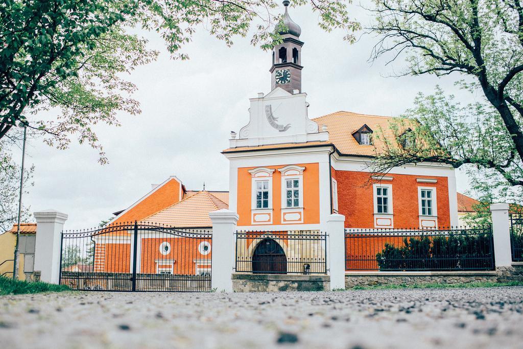 Savoia Castle Škvorec Exterior foto